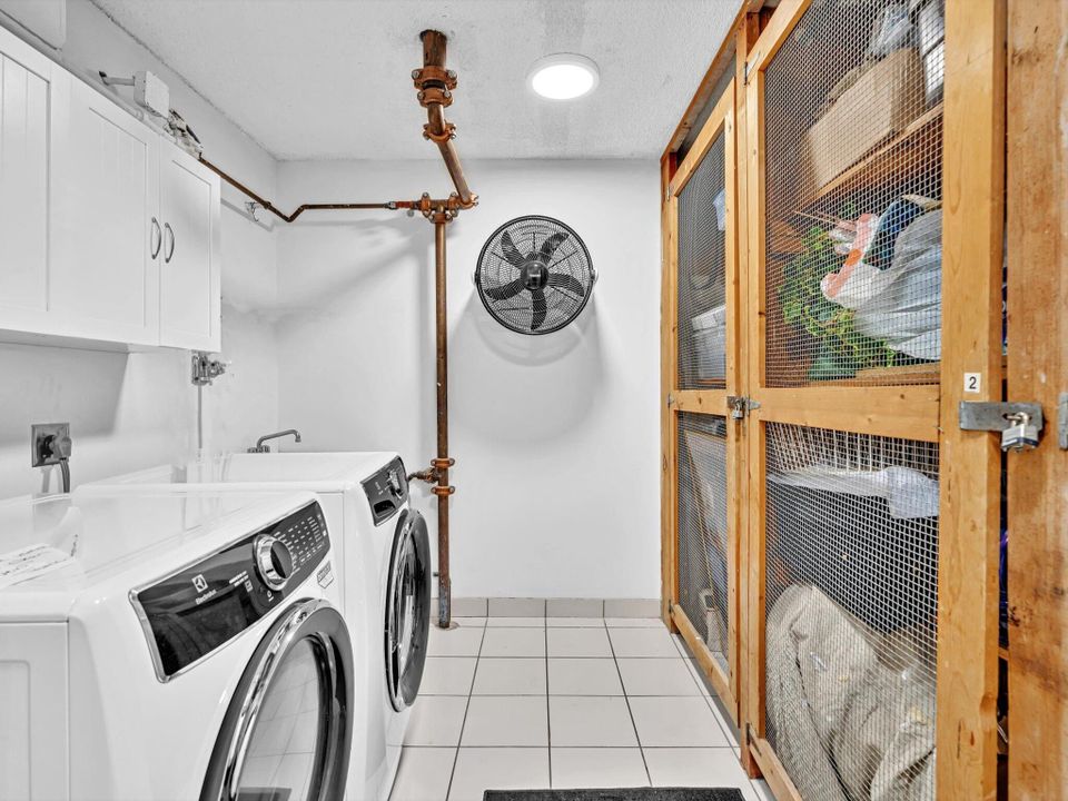 For Sale: $3,000,000 (3 beds, 3 baths, 2856 Square Feet)