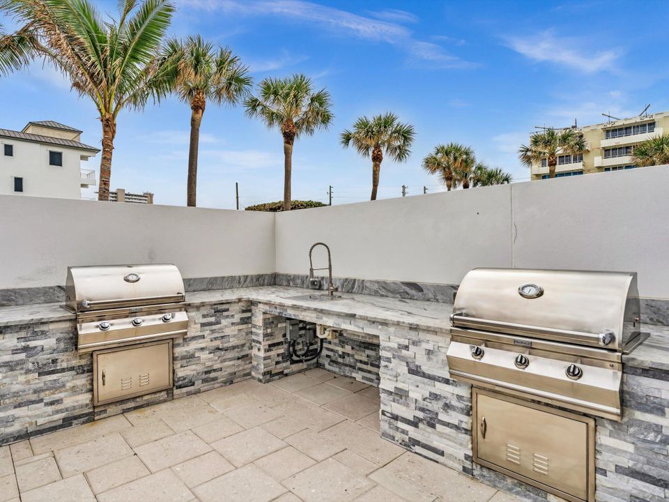 For Sale: $3,000,000 (3 beds, 3 baths, 2856 Square Feet)