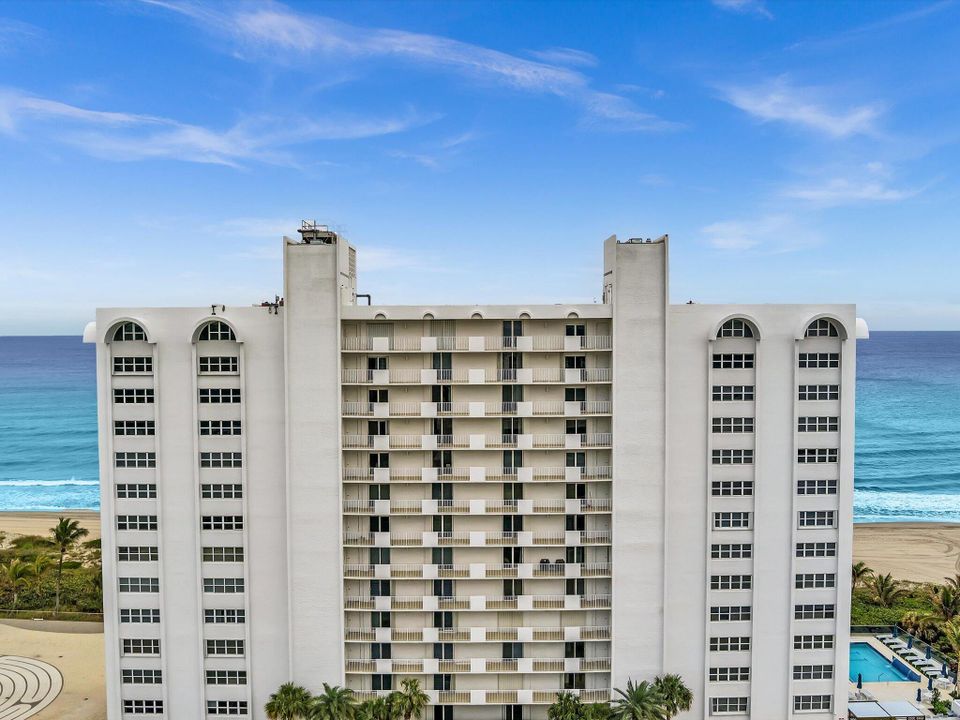 For Sale: $3,000,000 (3 beds, 3 baths, 2856 Square Feet)