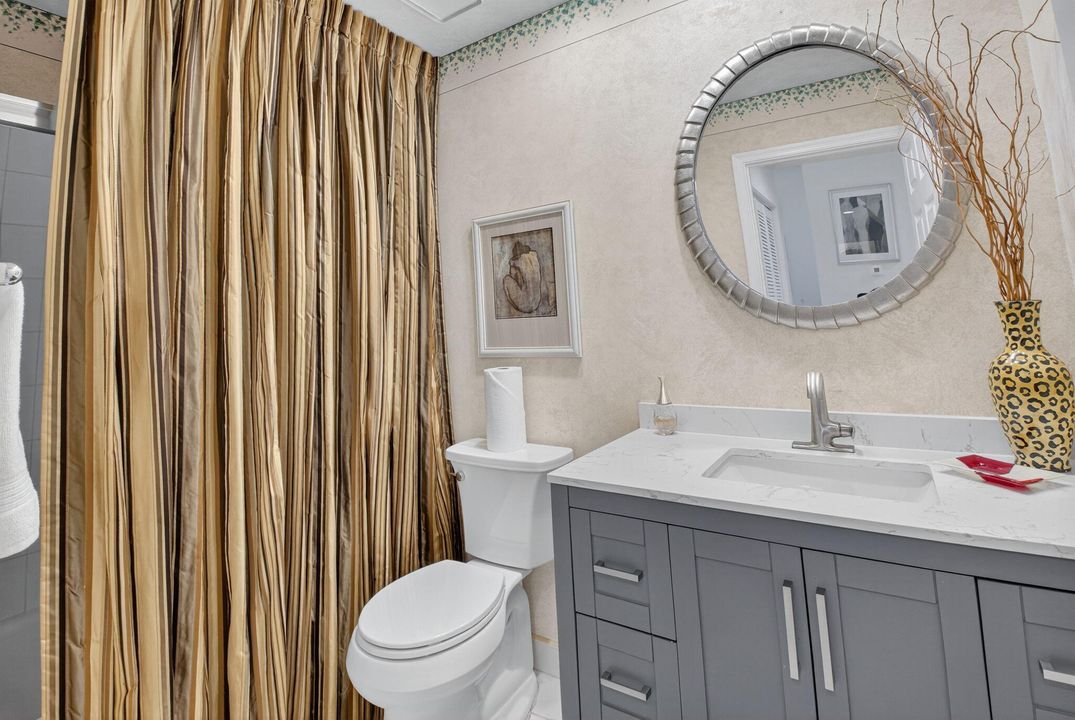 Под контрактом: $374,999 (2 спален, 2 ванн, 1056 Квадратных фут)