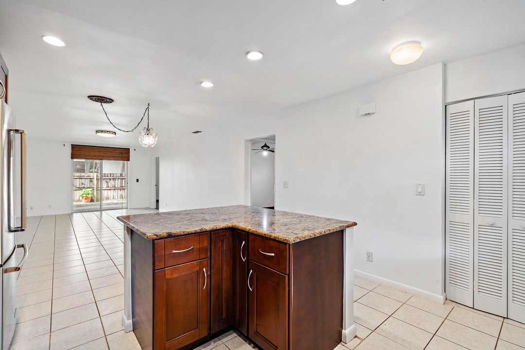 Active With Contract: $385,000 (3 beds, 2 baths, 1300 Square Feet)