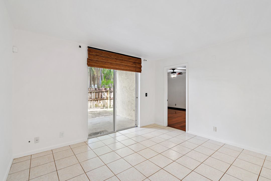 Active With Contract: $385,000 (3 beds, 2 baths, 1300 Square Feet)