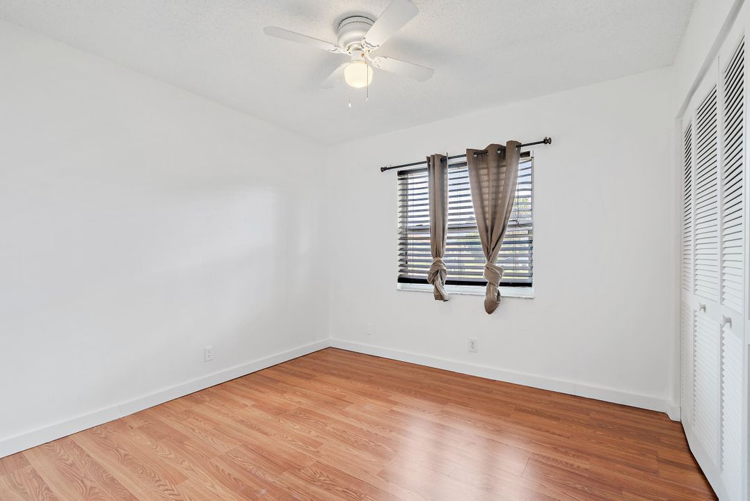 Active With Contract: $385,000 (3 beds, 2 baths, 1300 Square Feet)