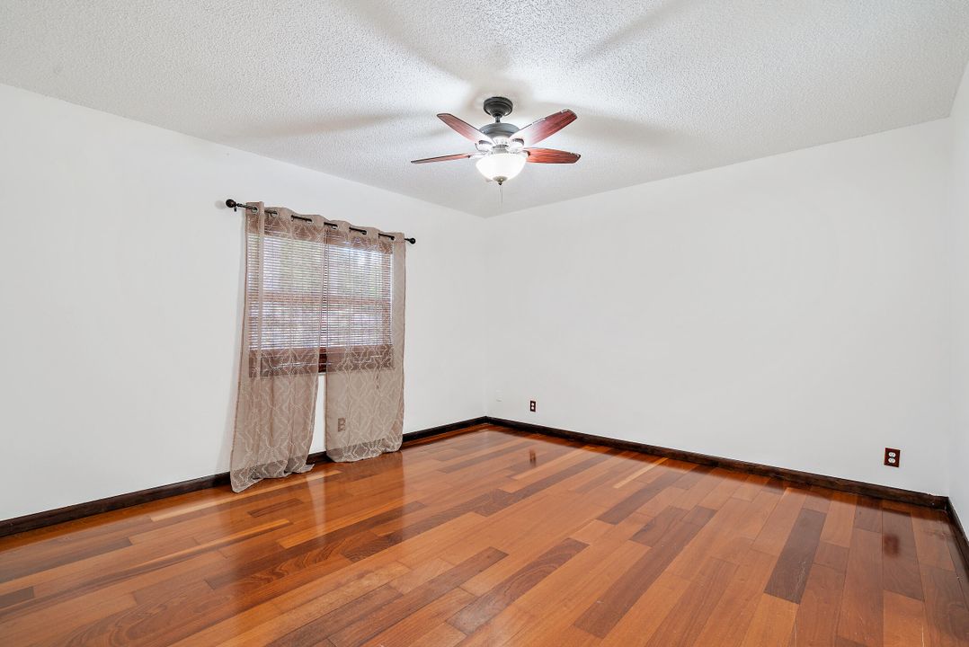 Active With Contract: $385,000 (3 beds, 2 baths, 1300 Square Feet)