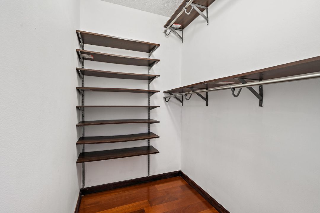 Active With Contract: $385,000 (3 beds, 2 baths, 1300 Square Feet)