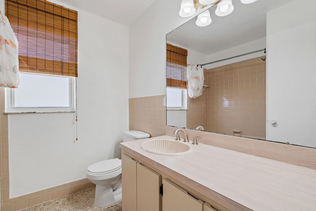 Active With Contract: $385,000 (3 beds, 2 baths, 1300 Square Feet)