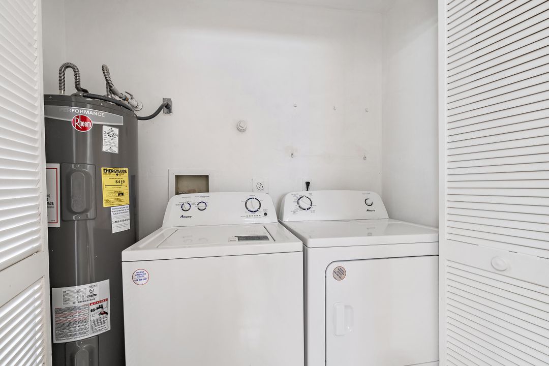 Active With Contract: $385,000 (3 beds, 2 baths, 1300 Square Feet)