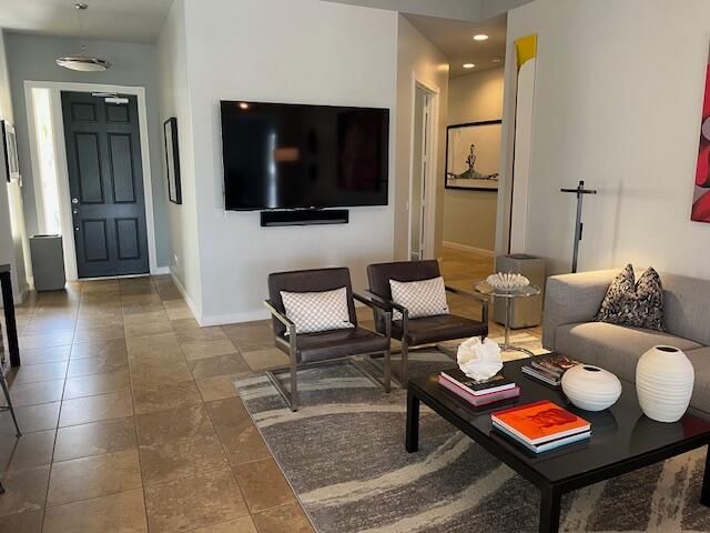 For Rent: $8,000 (3 beds, 3 baths, 2001 Square Feet)