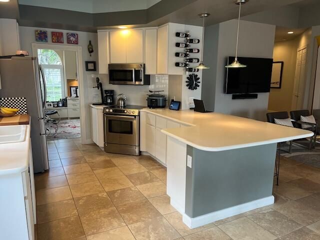 For Rent: $8,000 (3 beds, 3 baths, 2001 Square Feet)