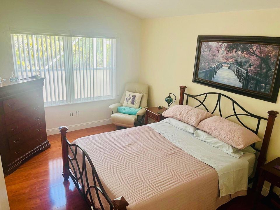 出租: $3,500 (3 贝兹, 2 浴室, 1703 平方英尺)