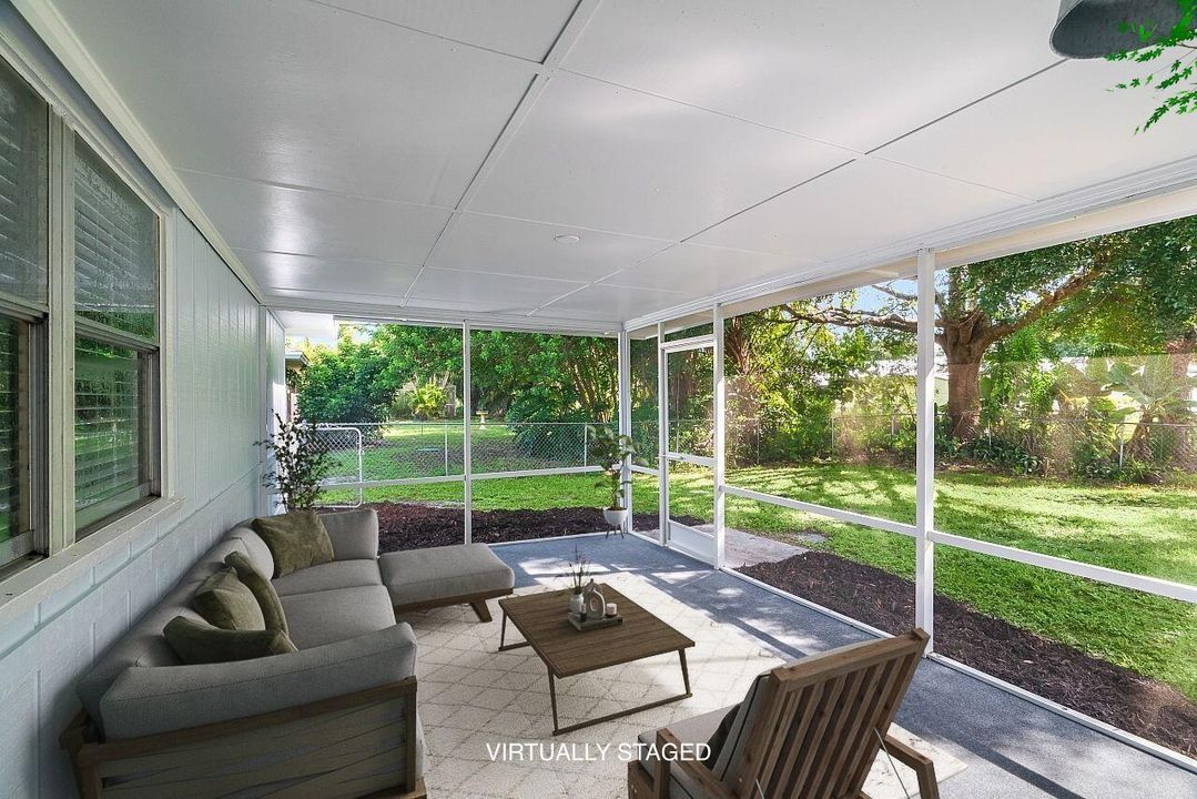 Activo con contrato: $315,000 (3 camas, 2 baños, 1407 Pies cuadrados)