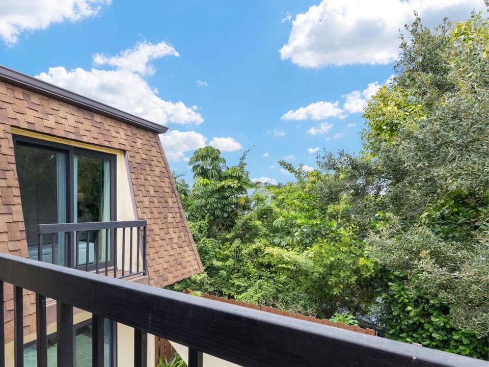 На продажу: $360,000 (2 спален, 2 ванн, 1320 Квадратных фут)