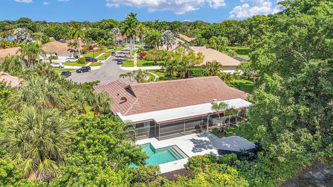 Active With Contract: $995,000 (3 beds, 2 baths, 2529 Square Feet)