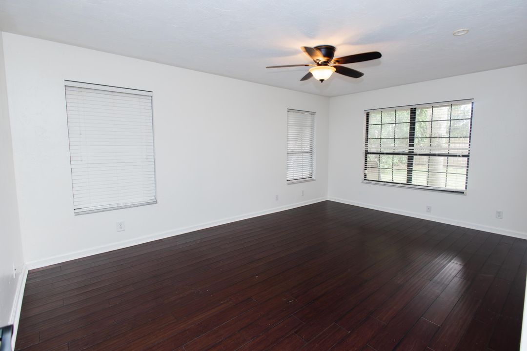 合同活跃: $549,900 (3 贝兹, 2 浴室, 1879 平方英尺)