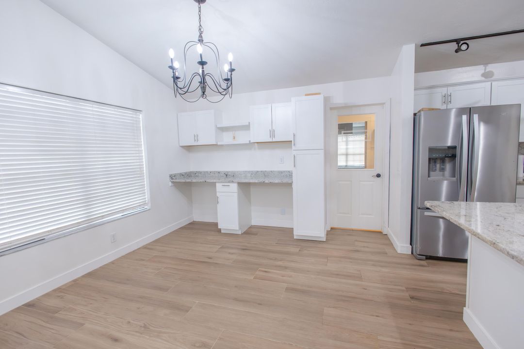 合同活跃: $549,900 (3 贝兹, 2 浴室, 1879 平方英尺)