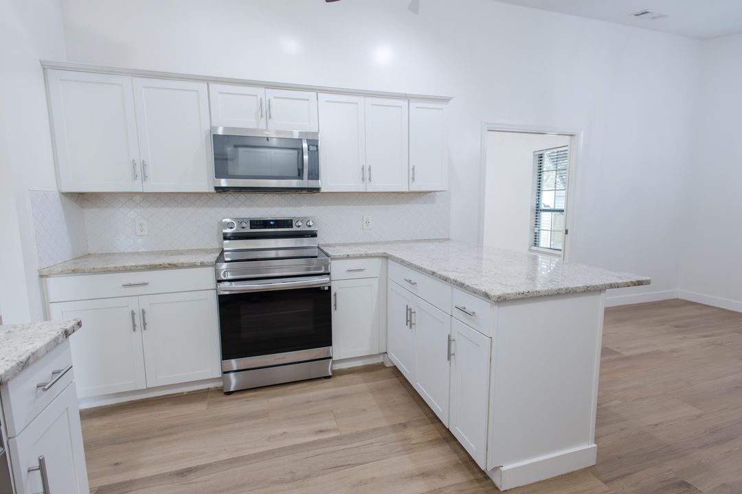 合同活跃: $549,900 (3 贝兹, 2 浴室, 1879 平方英尺)