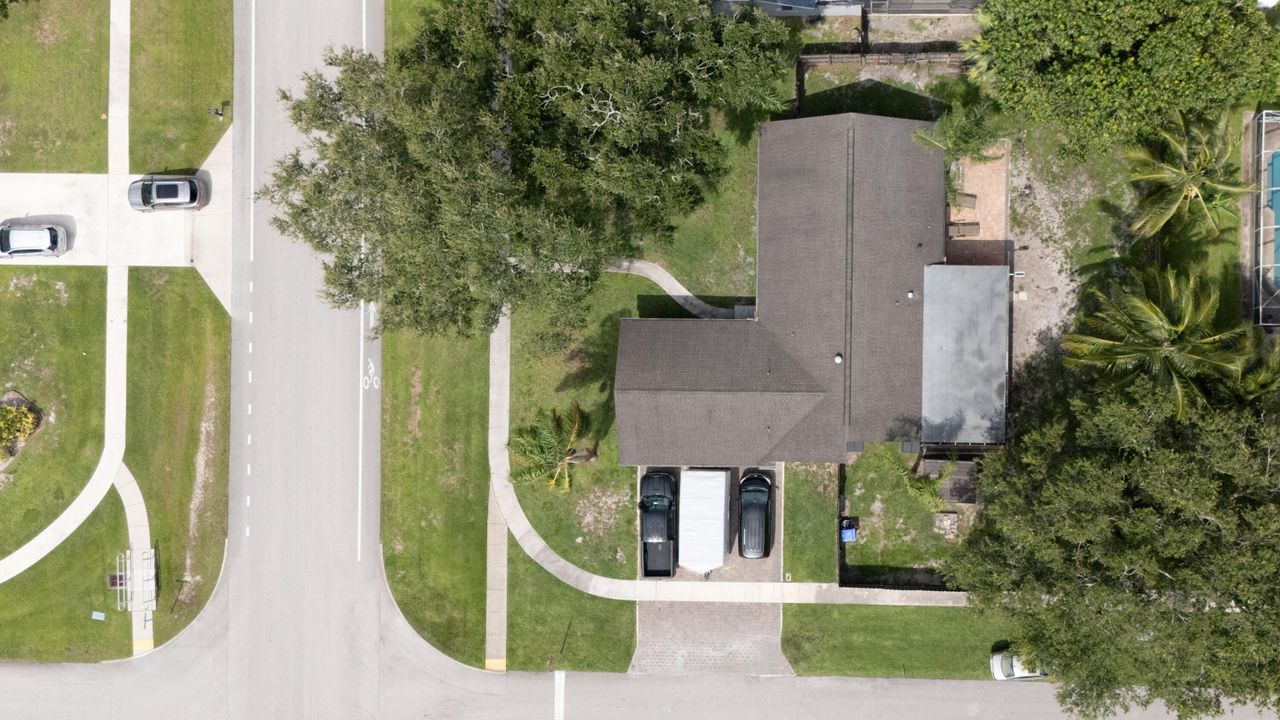 合同活跃: $549,900 (3 贝兹, 2 浴室, 1879 平方英尺)