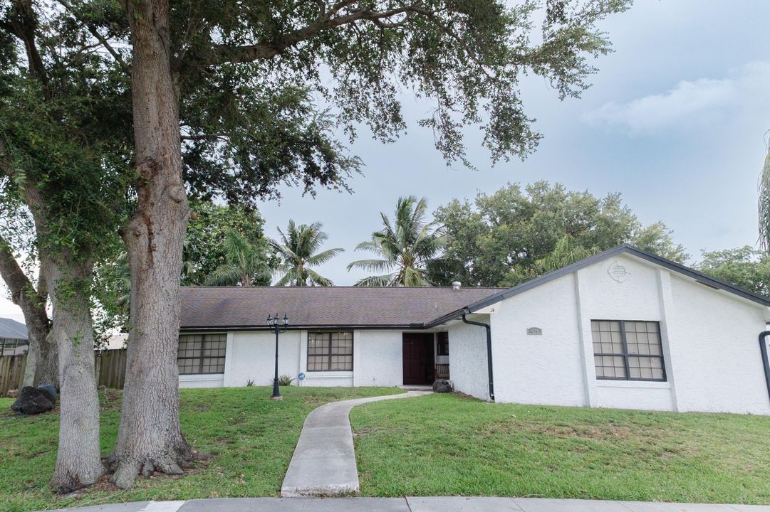 合同活跃: $549,900 (3 贝兹, 2 浴室, 1879 平方英尺)