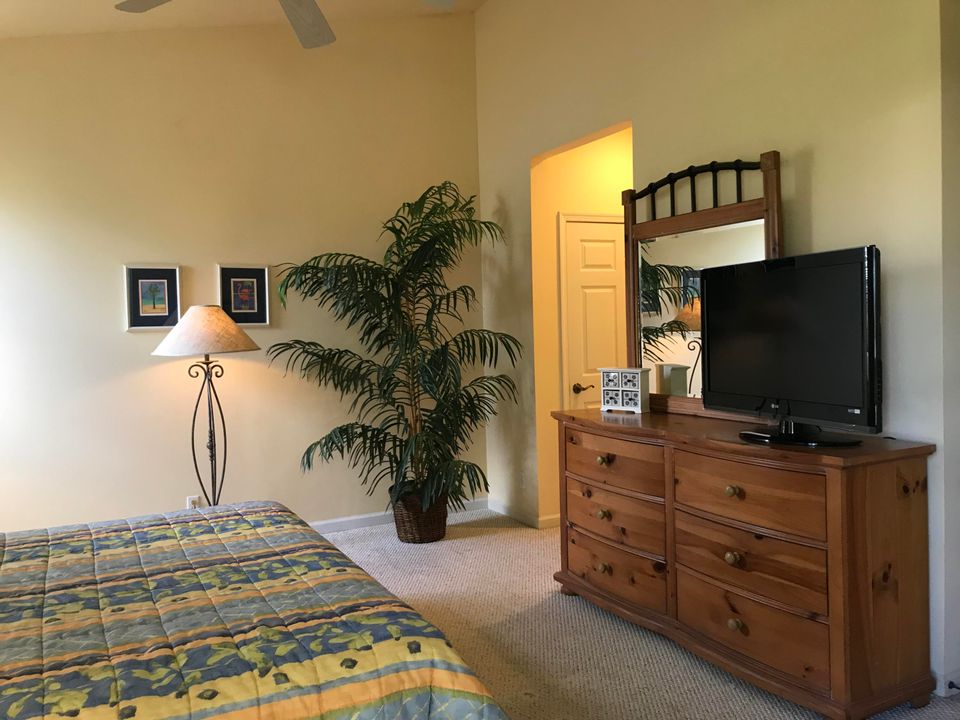 Active With Contract: $2,500 (3 beds, 2 baths, 1577 Square Feet)