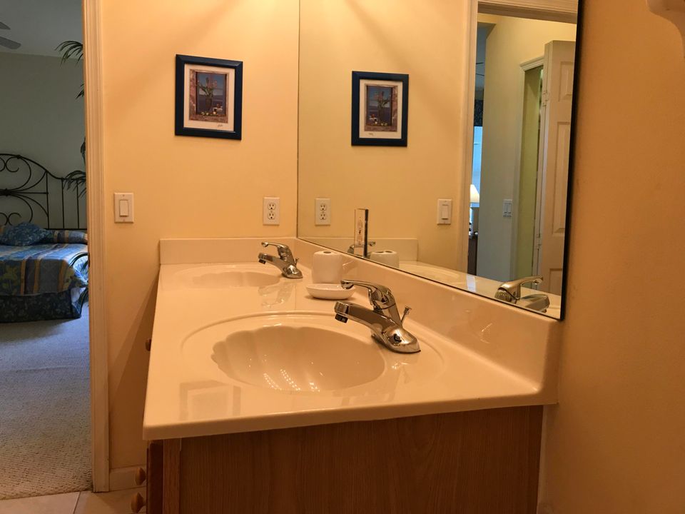 Active With Contract: $2,500 (3 beds, 2 baths, 1577 Square Feet)