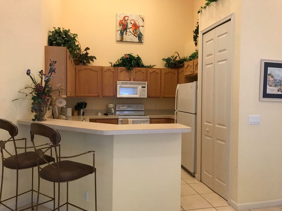 Active With Contract: $2,500 (3 beds, 2 baths, 1577 Square Feet)