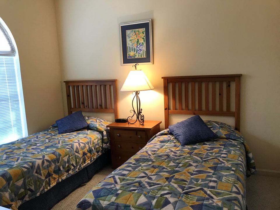 Active With Contract: $2,500 (3 beds, 2 baths, 1577 Square Feet)