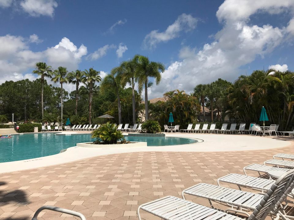 Active With Contract: $2,500 (3 beds, 2 baths, 1577 Square Feet)