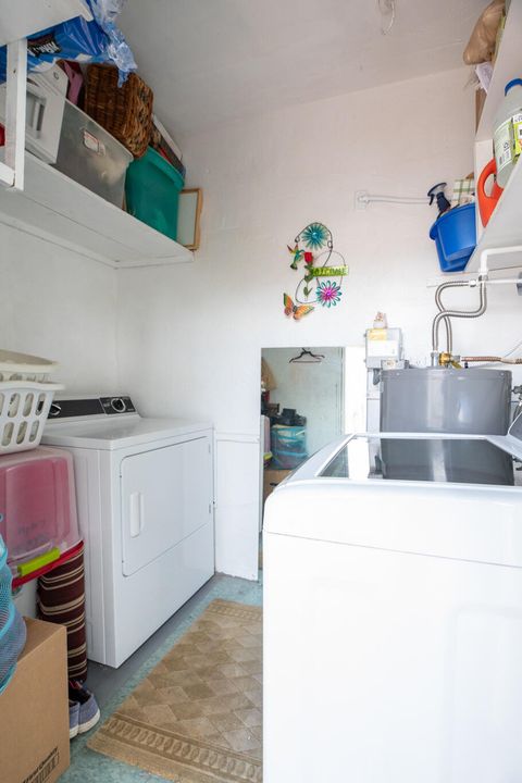 For Sale: $390,000 (3 beds, 1 baths, 1045 Square Feet)