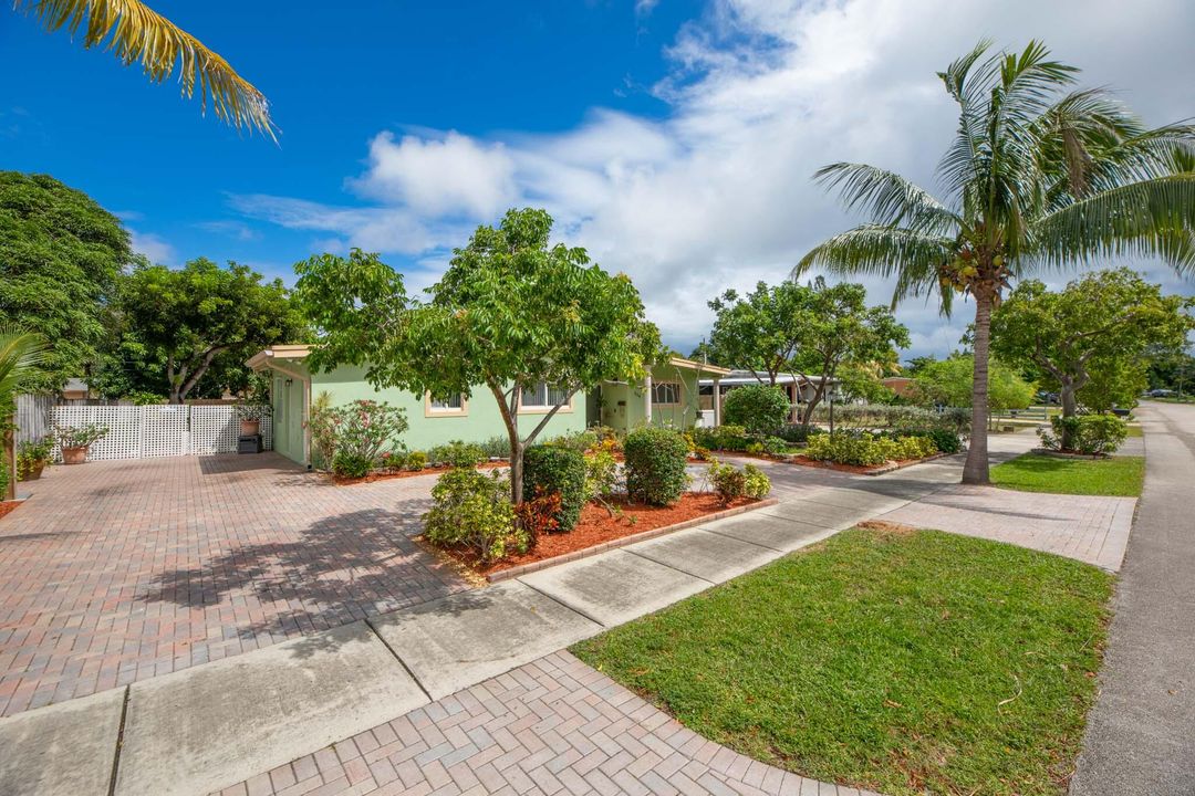 For Sale: $390,000 (3 beds, 1 baths, 1045 Square Feet)