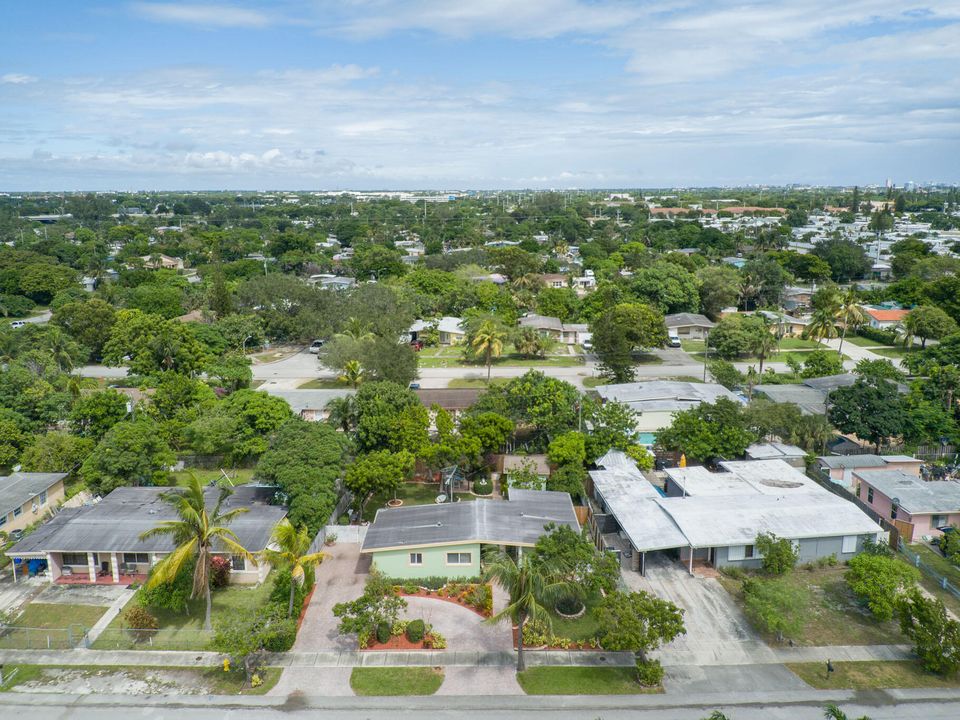 For Sale: $390,000 (3 beds, 1 baths, 1045 Square Feet)