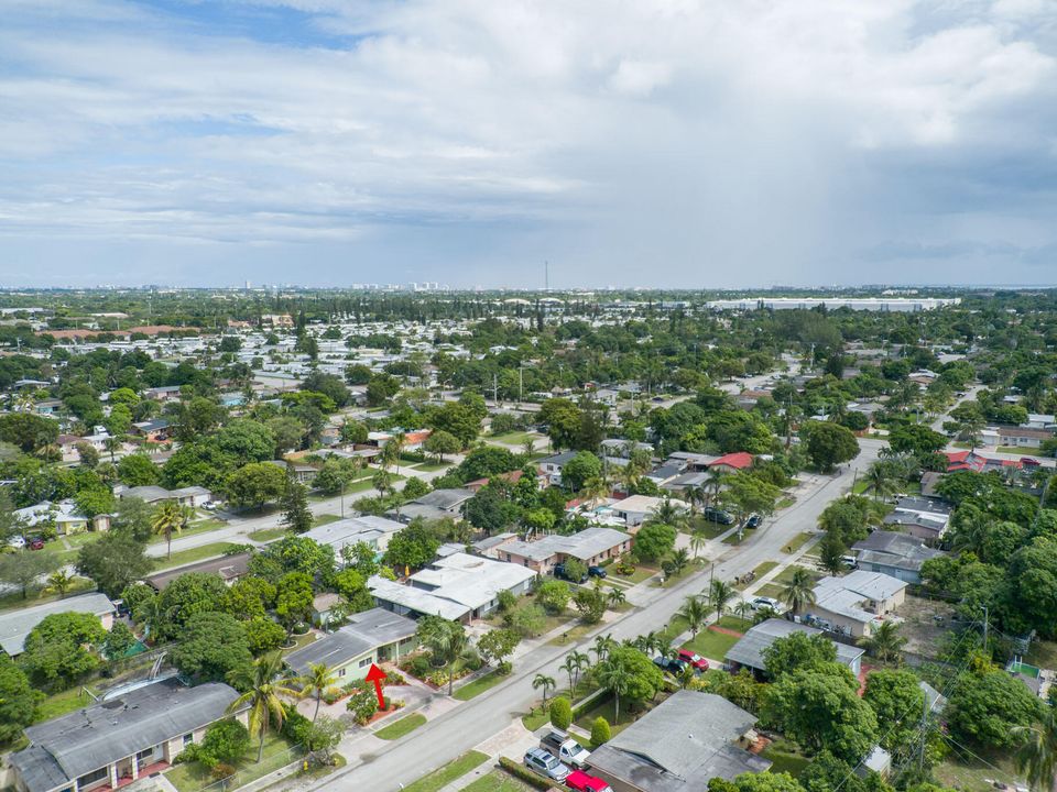 For Sale: $390,000 (3 beds, 1 baths, 1045 Square Feet)