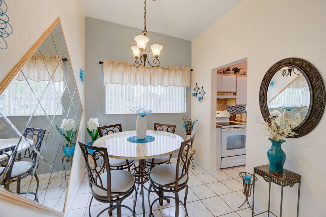 For Sale: $390,000 (3 beds, 1 baths, 1045 Square Feet)