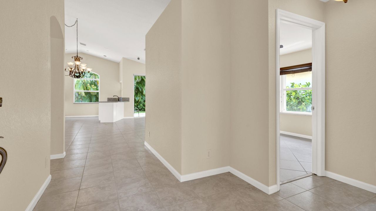 For Rent: $4,500 (3 beds, 2 baths, 1618 Square Feet)