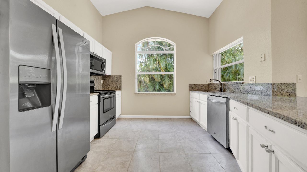 For Rent: $4,500 (3 beds, 2 baths, 1618 Square Feet)