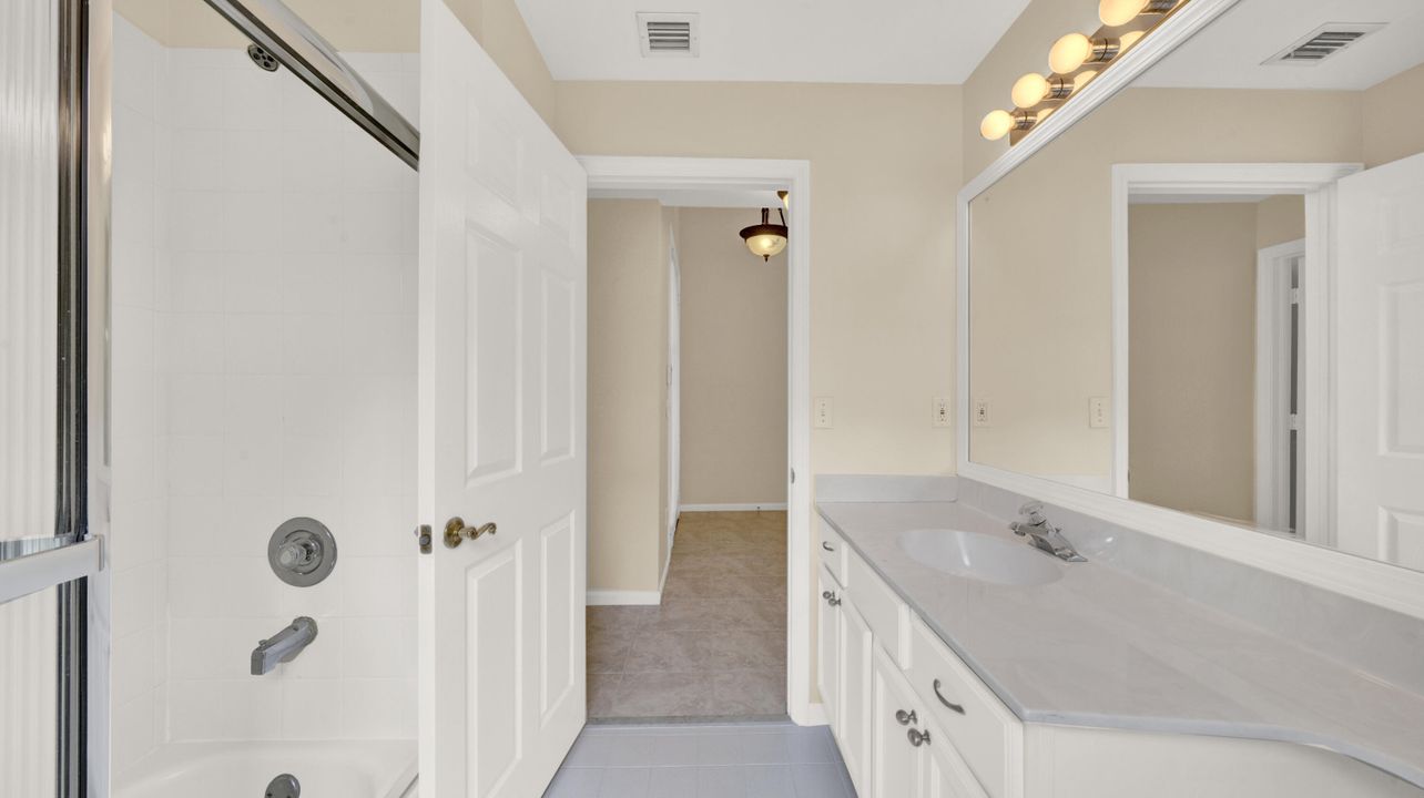 For Rent: $4,500 (3 beds, 2 baths, 1618 Square Feet)