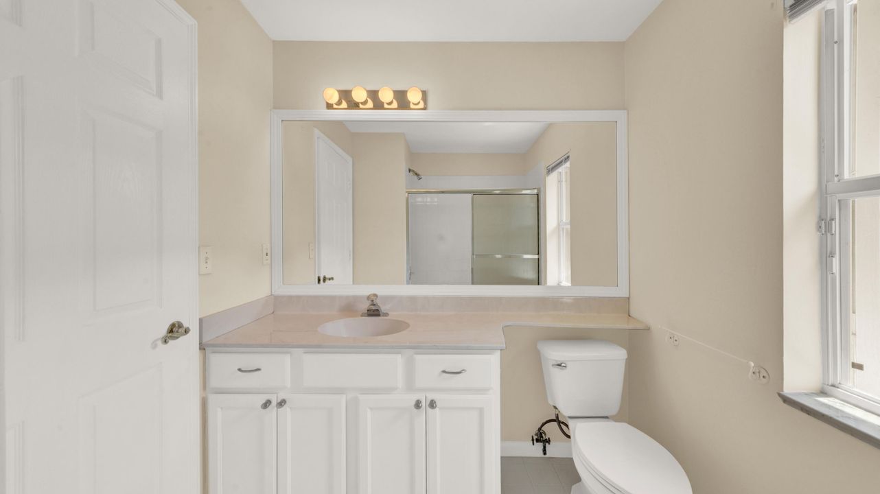 For Rent: $4,500 (3 beds, 2 baths, 1618 Square Feet)