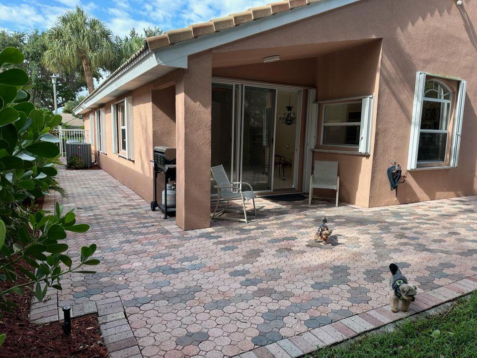 For Rent: $4,500 (3 beds, 2 baths, 1618 Square Feet)