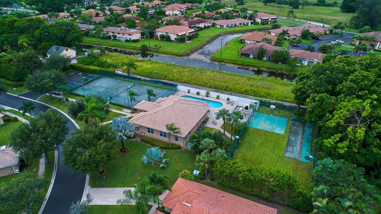 For Rent: $4,500 (3 beds, 2 baths, 1618 Square Feet)