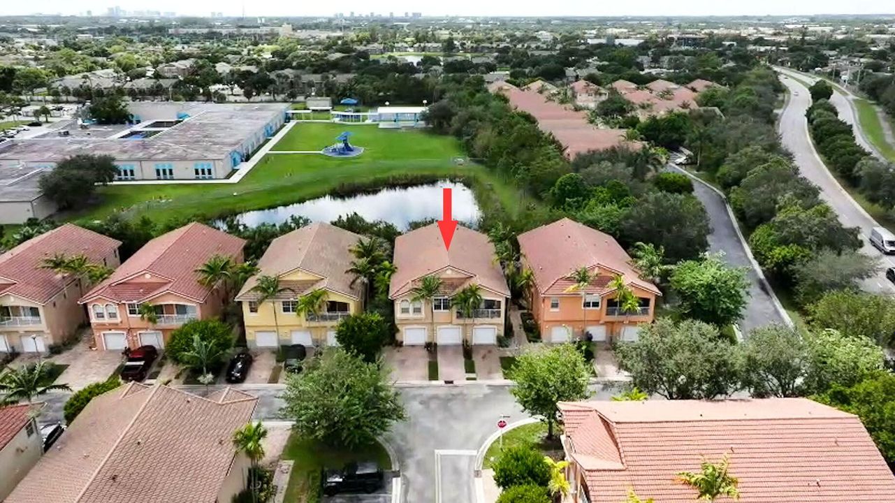 Activo con contrato: $278,000 (2 camas, 2 baños, 1199 Pies cuadrados)