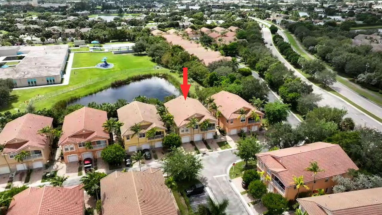 Activo con contrato: $278,000 (2 camas, 2 baños, 1199 Pies cuadrados)