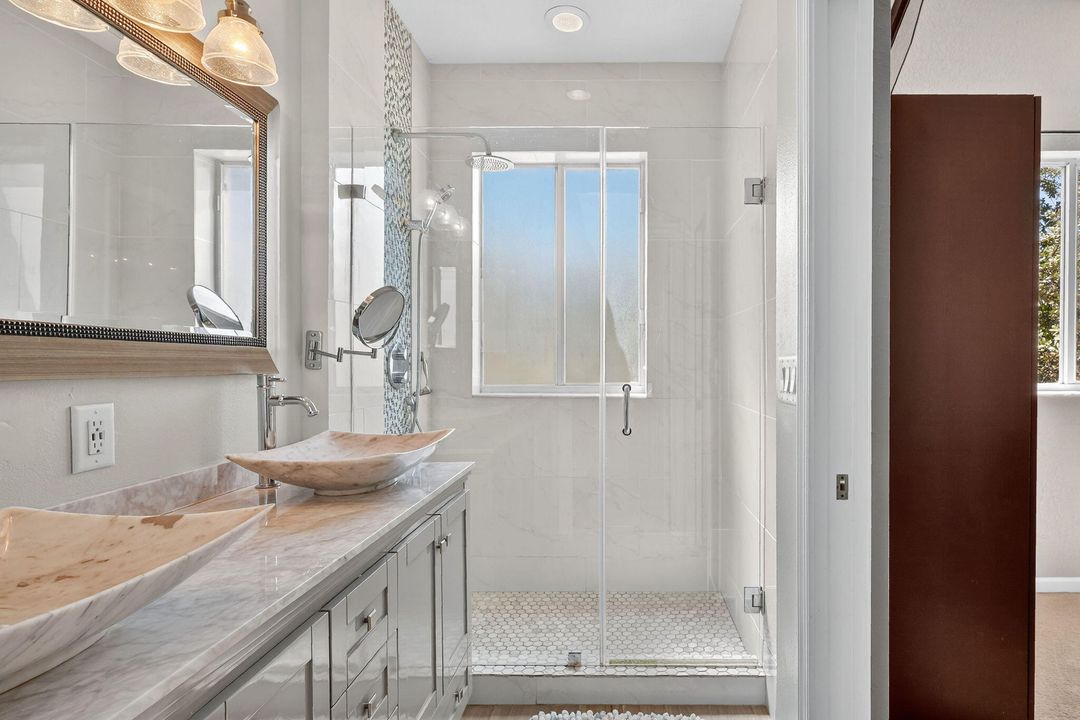 Activo con contrato: $278,000 (2 camas, 2 baños, 1199 Pies cuadrados)