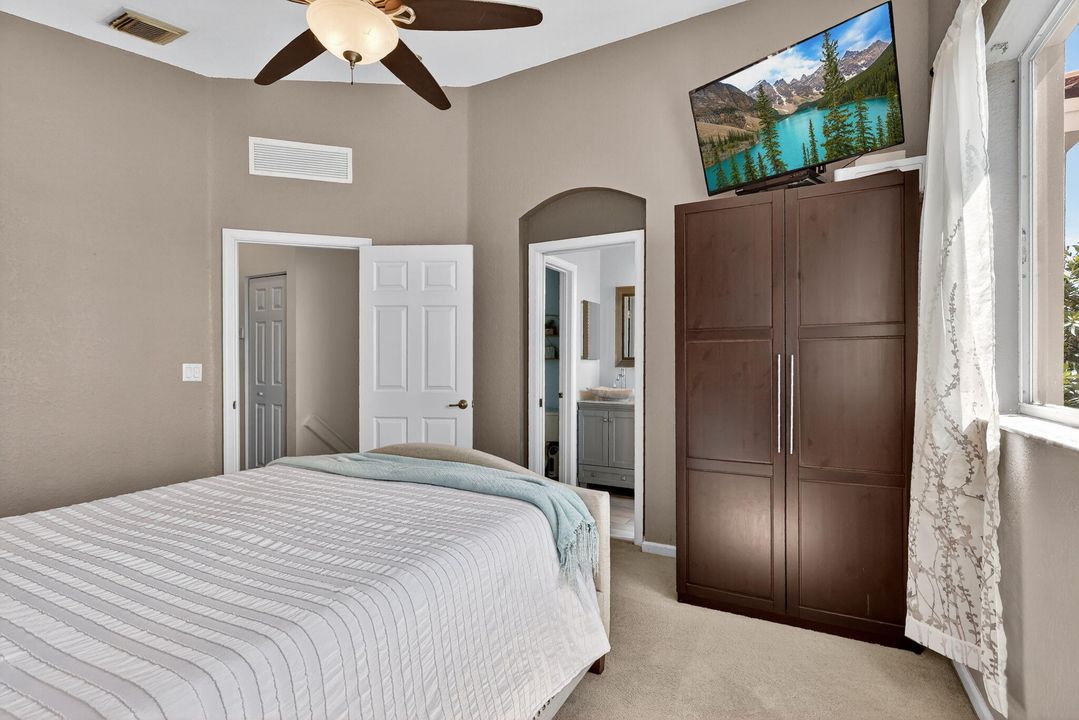 Activo con contrato: $278,000 (2 camas, 2 baños, 1199 Pies cuadrados)