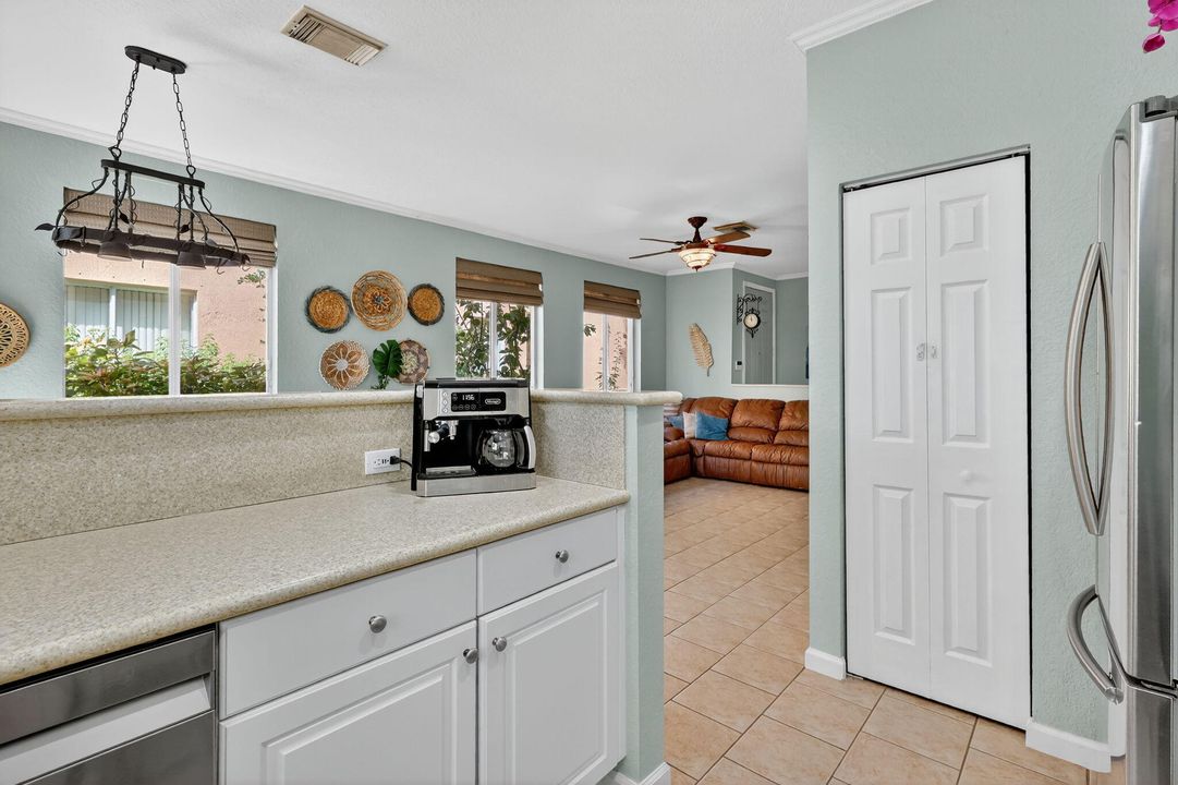 Activo con contrato: $278,000 (2 camas, 2 baños, 1199 Pies cuadrados)