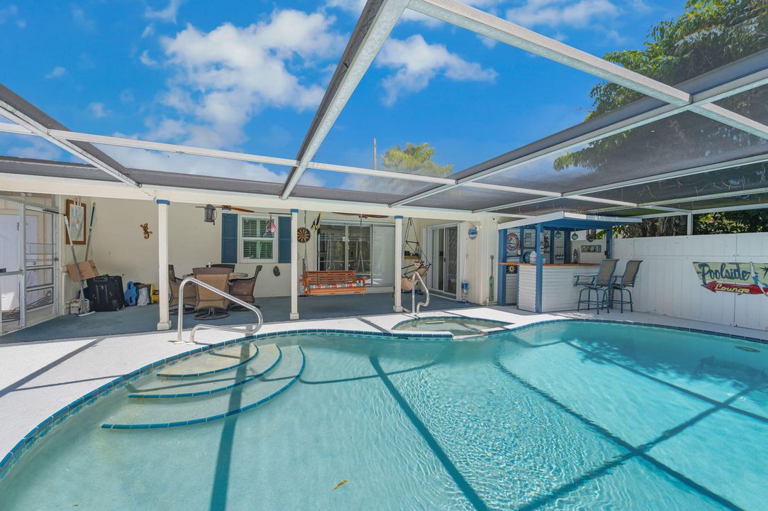 Recently Sold: $379,000 (3 beds, 2 baths, 1245 Square Feet)