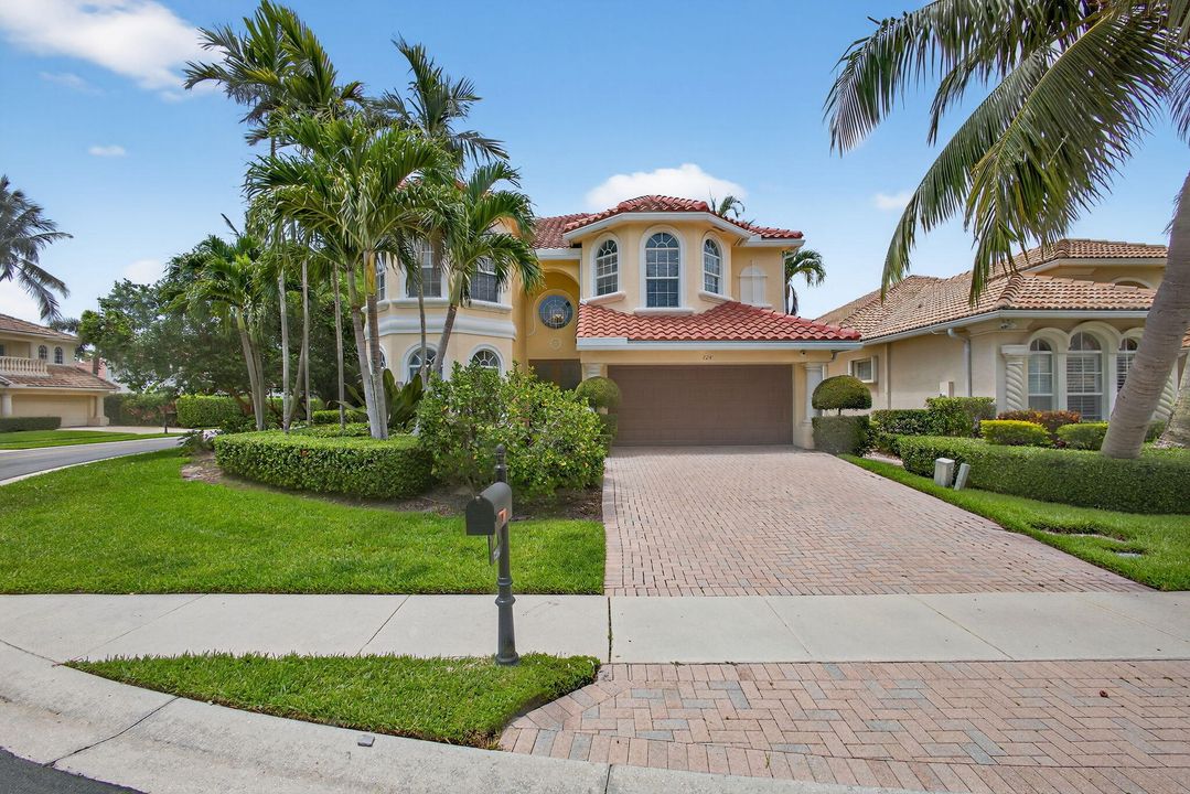 Activo con contrato: $1,699,000 (5 camas, 4 baños, 4097 Pies cuadrados)