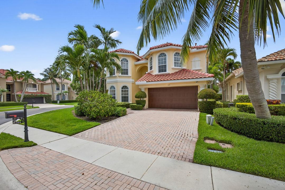 Activo con contrato: $1,699,000 (5 camas, 4 baños, 4097 Pies cuadrados)