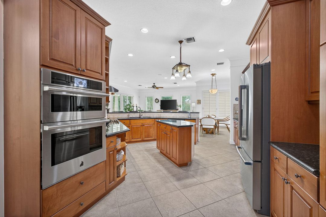 Activo con contrato: $1,699,000 (5 camas, 4 baños, 4097 Pies cuadrados)