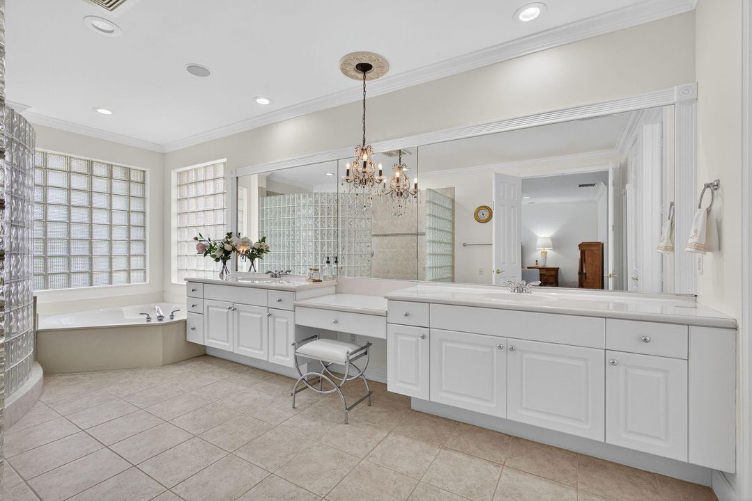 Activo con contrato: $1,699,000 (5 camas, 4 baños, 4097 Pies cuadrados)