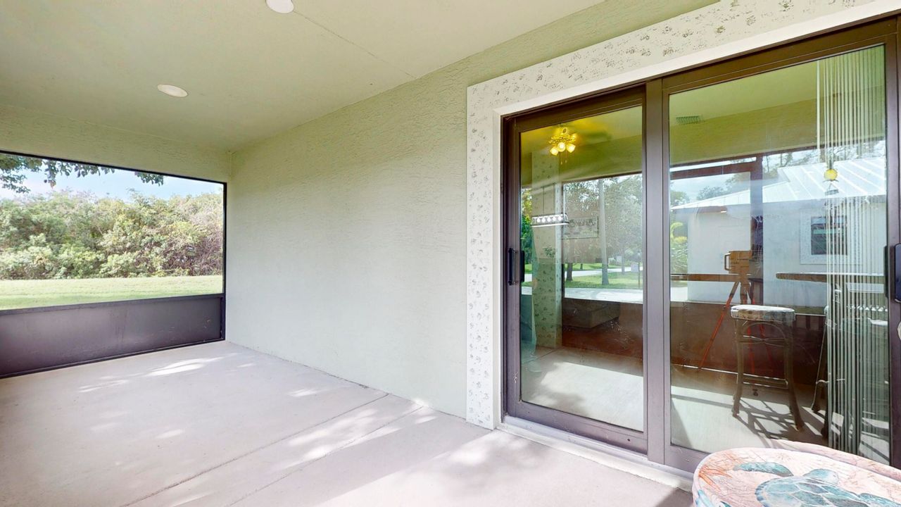 Active With Contract: $205,000 (2 beds, 2 baths, 1357 Square Feet)