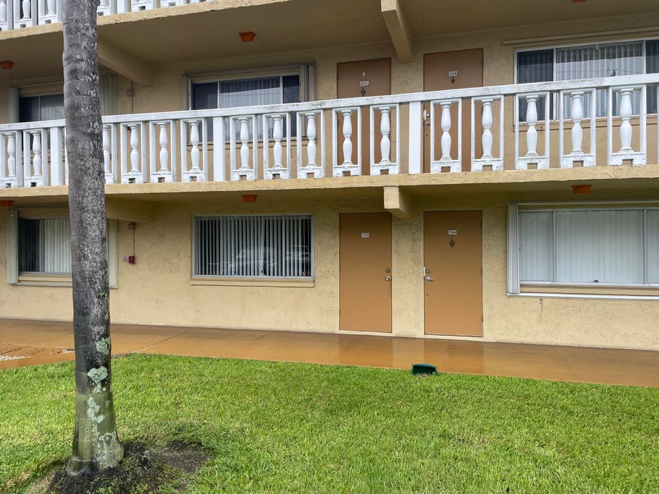 For Rent: $1,350 (1 beds, 1 baths, 650 Square Feet)